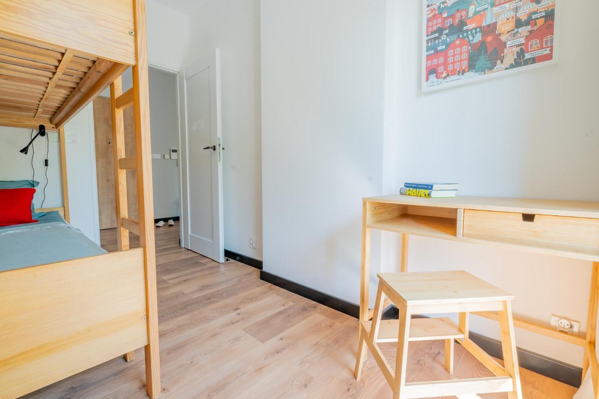 New & Cozy By The Park Apartment *